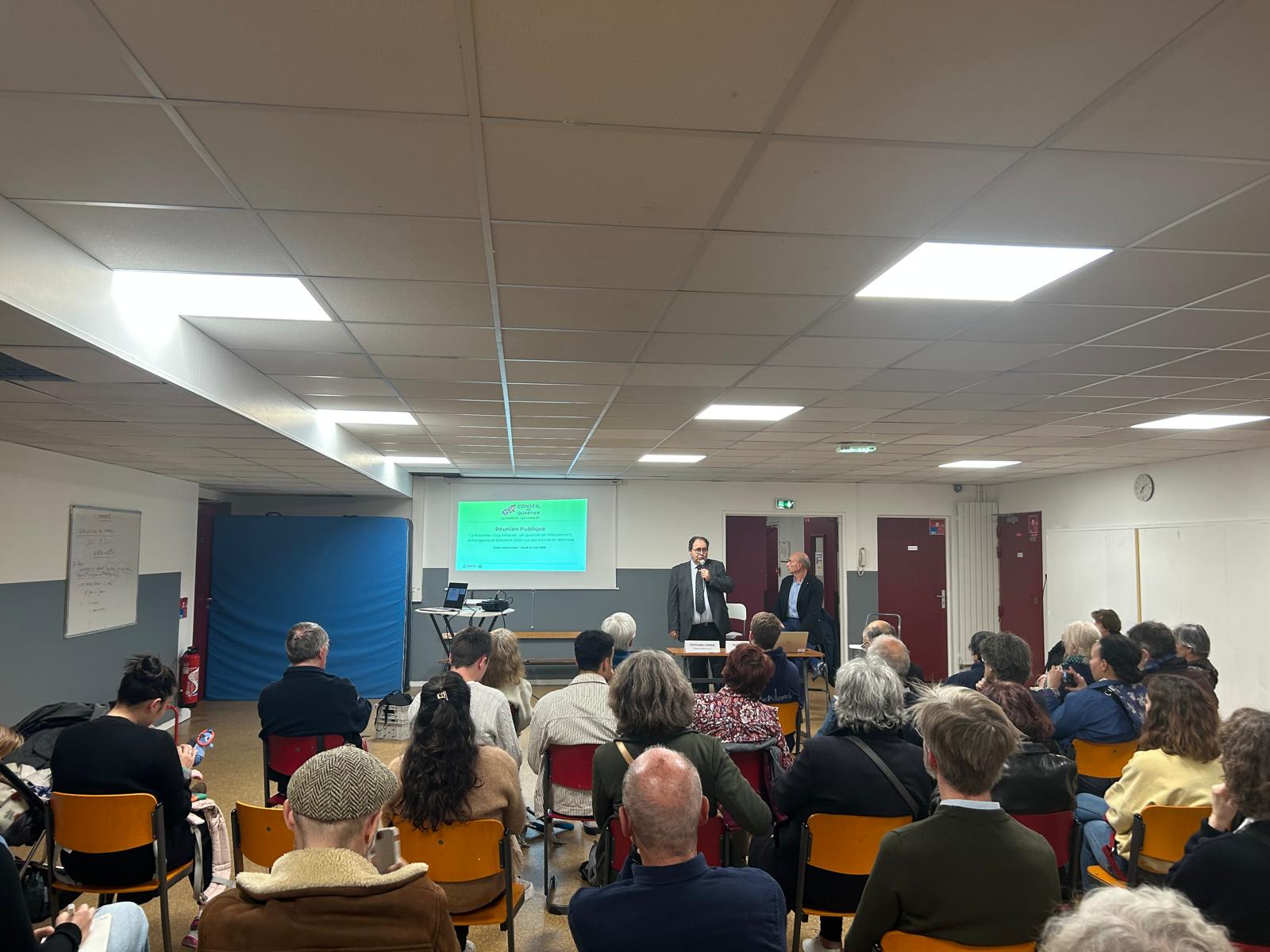 Photo de la dernière réunion publique du CQ