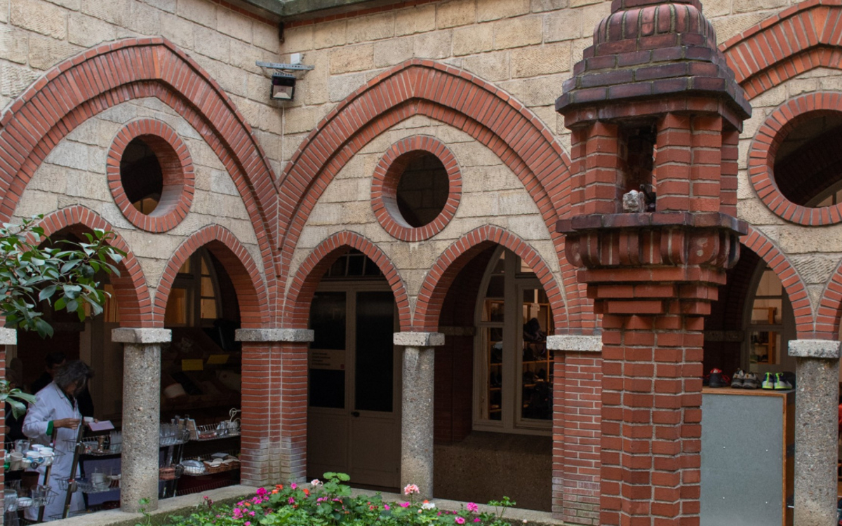 vue intérieur de la cour de la ressourcerie