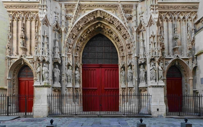 photo de la façade restaurée de l'église Saint-Merry 