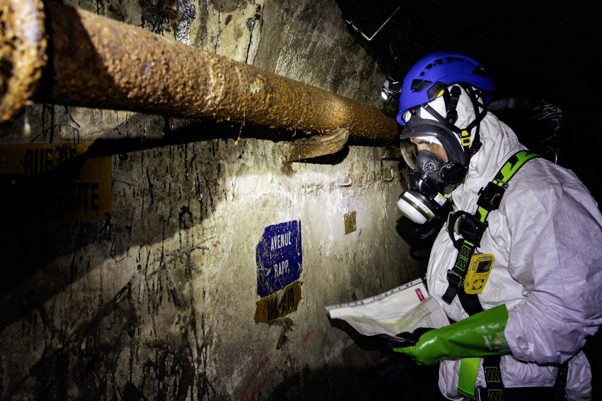 Les égoutiers sont maintenant avenue Rapp.