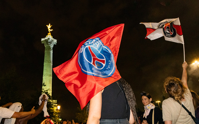 Supporters à la place de la Bastille.