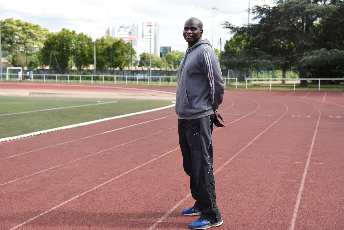 Portrait de Ibrahima Wade, coach sportif au stade Louis Lumière (20e). 