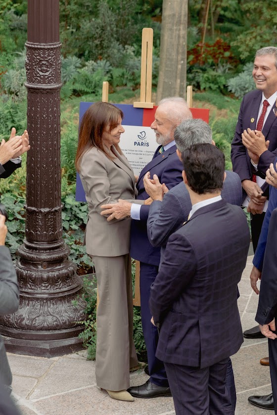 Visuel de Lula inaugurant la forêt urbaine de l'Hôtel de Ville