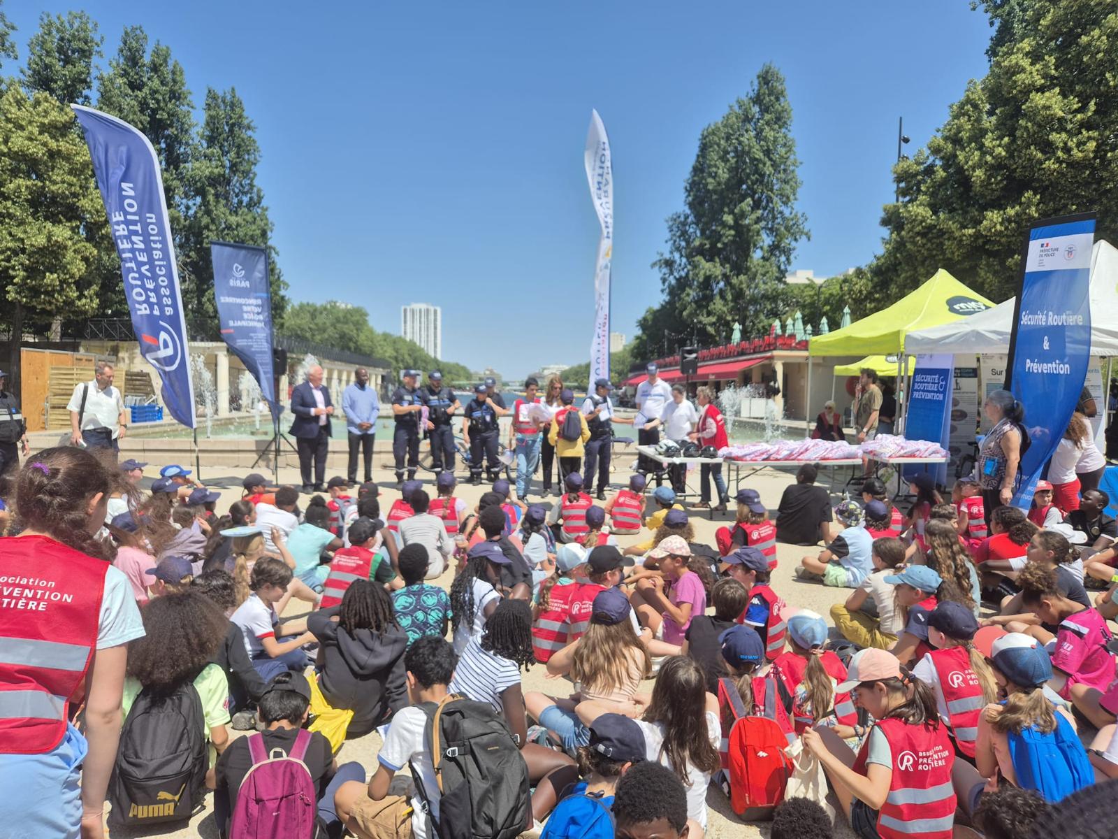 groupe d'enfants place stalingrad