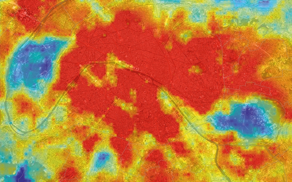 Cette image est une carte thermique représentant les températures de l'air à Paris pendant la nuit du 25 au 26 juillet 2019. La carte utilise une échelle de couleurs pour montrer les variations de température, allant des zones plus fraîches aux zones plus chaudes. Les zones en rouge foncé indiquent les températures les plus élevées, atteignant environ 29 degrés Celsius. Les zones en bleu foncé montrent les températures les plus fraîches, autour de 23 degrés Celsius. Entre ces extrêmes, il y a des dégradés de couleurs allant du jaune, orange, et rouge clair, qui représentent des températures intermédiaires. La carte montre que le centre de Paris et certaines zones denses sont plus chaudes, tandis que les zones périphériques, notamment près des grands espaces verts ou des plans d'eau, sont plus fraîches. La Seine et les grands parcs apparaissent en bleu, indiquant des températures plus basses.