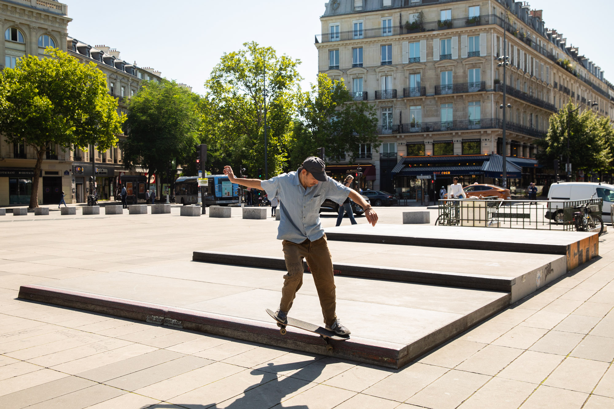 Photo d'un skateur à République (Centre). 