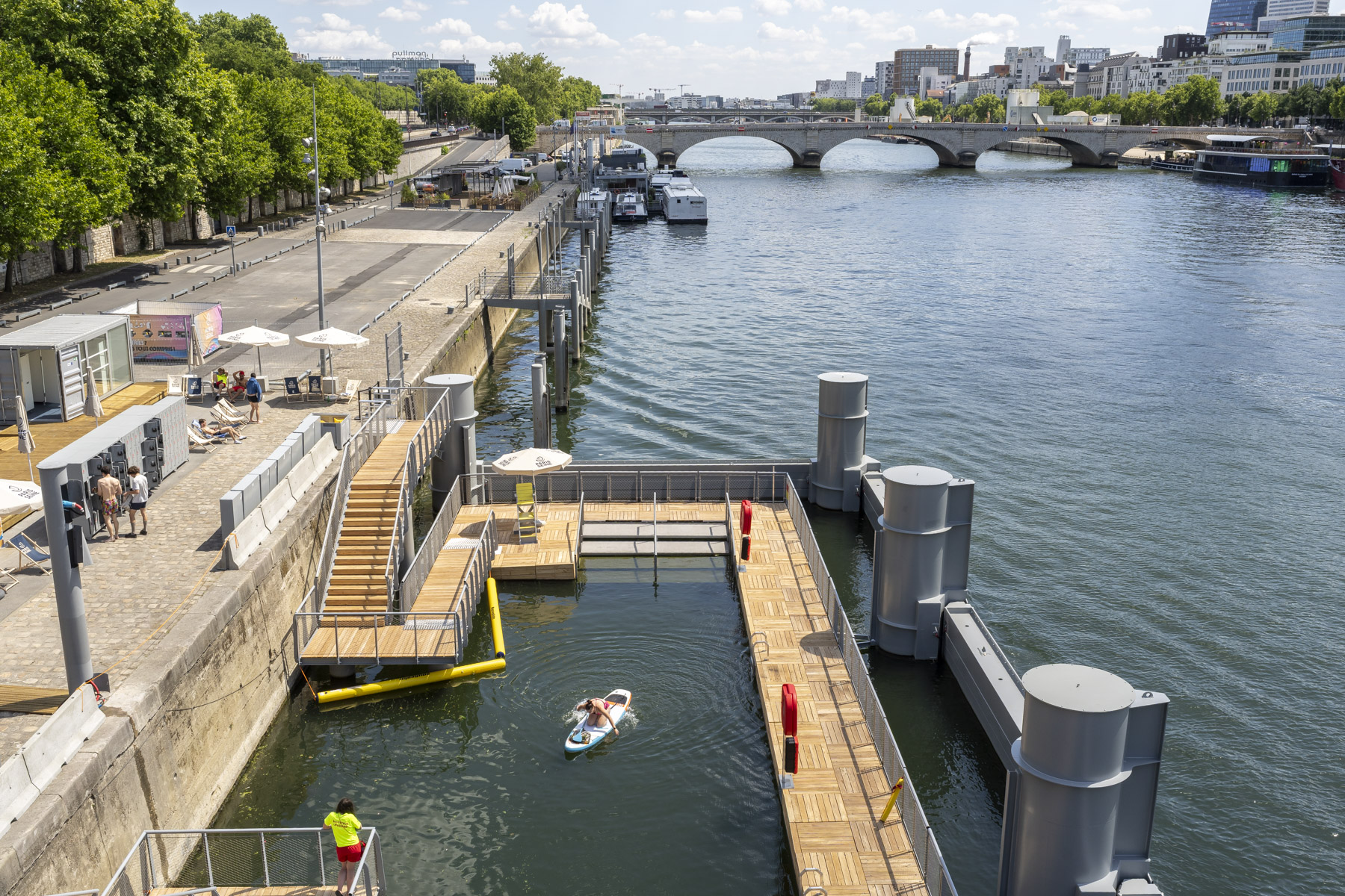 Photo de la baignade dans la Seine, sur le site de Bercy (12e).