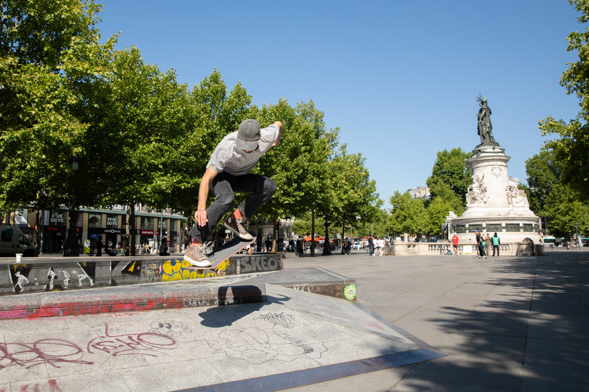 Photo d'un skateur sur le module de République (Centre).