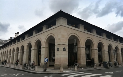 Vue du marché St Germain, entrée du conservatoire du 6e