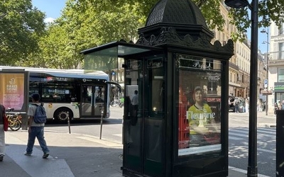 Kiosque de style haussmanien non alimentaire