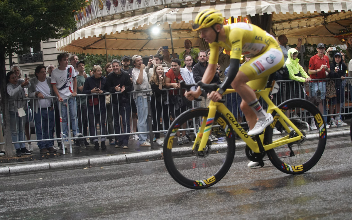 Etape finale du Tour de France dans le 17e