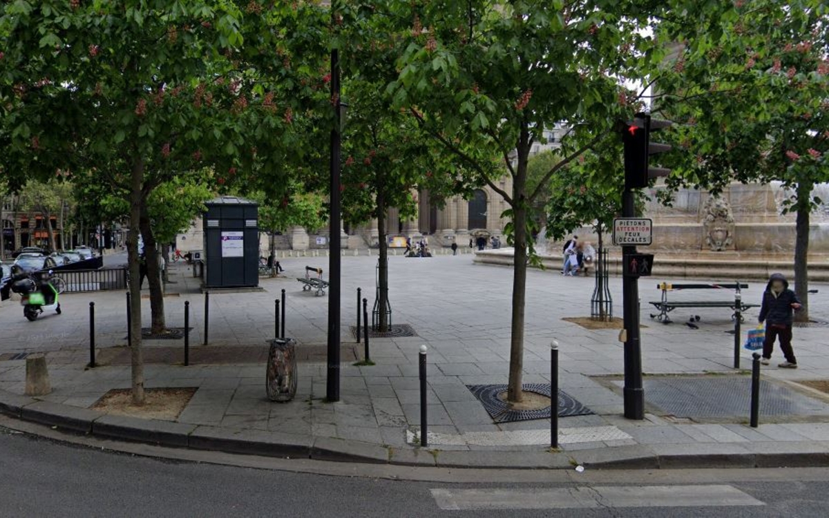 place Saint Sulpice avec des arbres et une fontaine