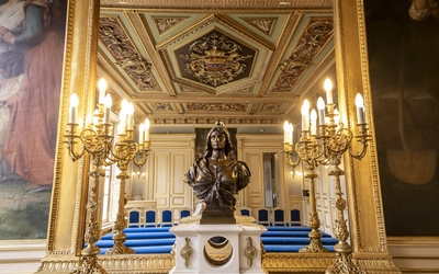 Une Marianne dans la salle des mariages.