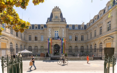 Le parvis de la Mairie de Paris Centre
