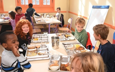 Vue d'une cantine scolaire.