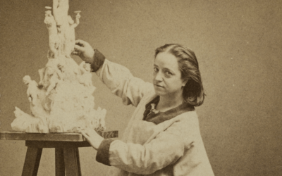 Portrait d’Hélène Bertaux au travail