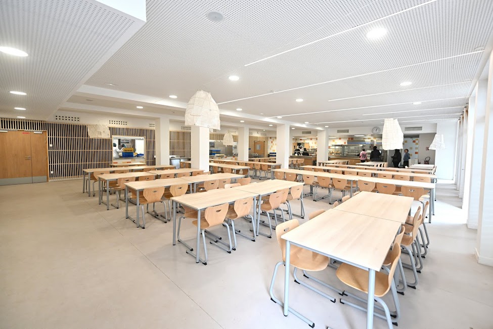e collège est doté d’un réfectoire spécifique.