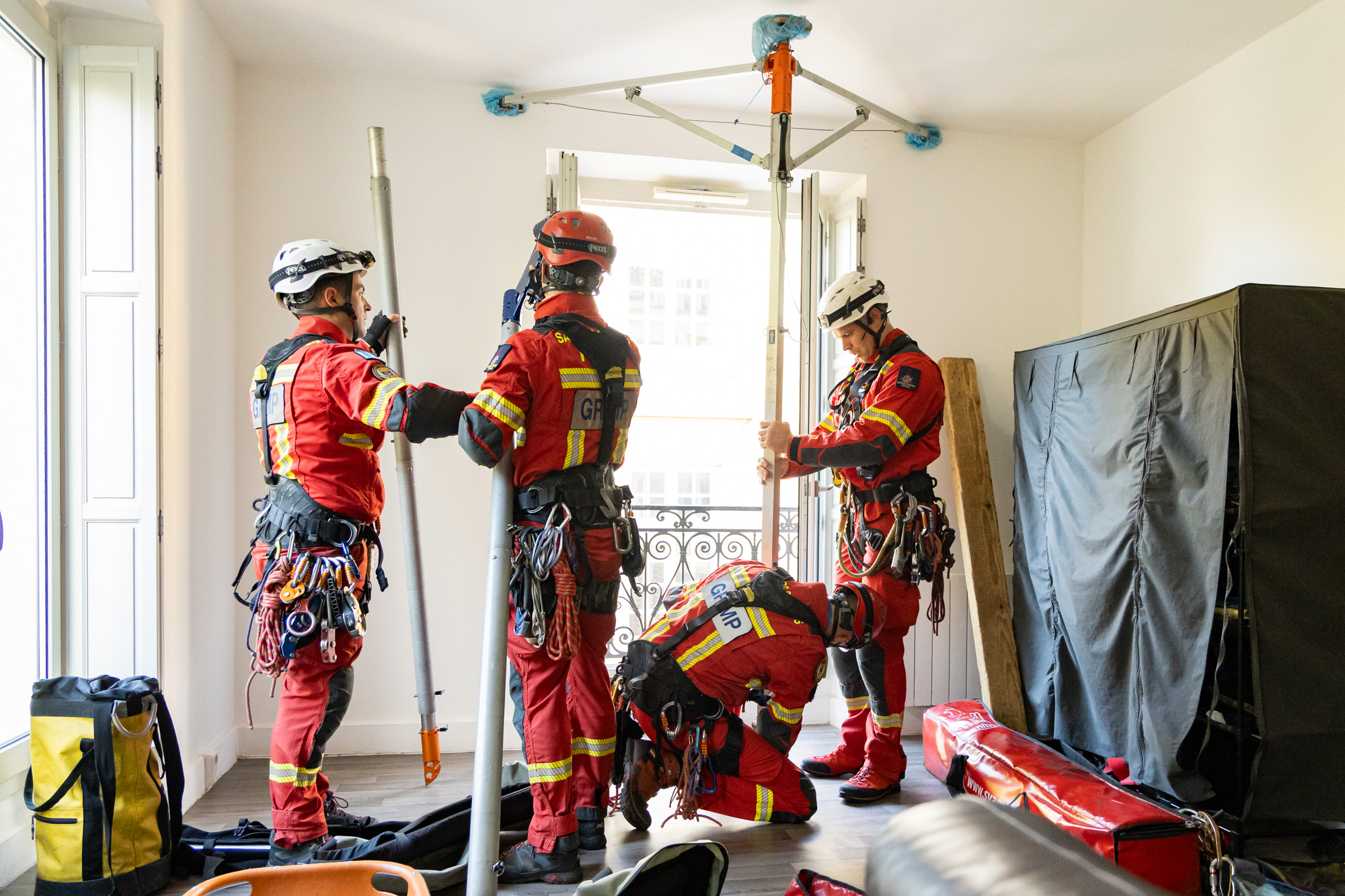 Des pompiers lors de l'exercice de crise en cas de crue majeure de la Seine