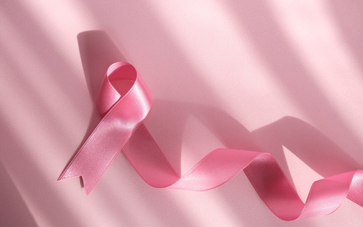 Ruban rose et ombres