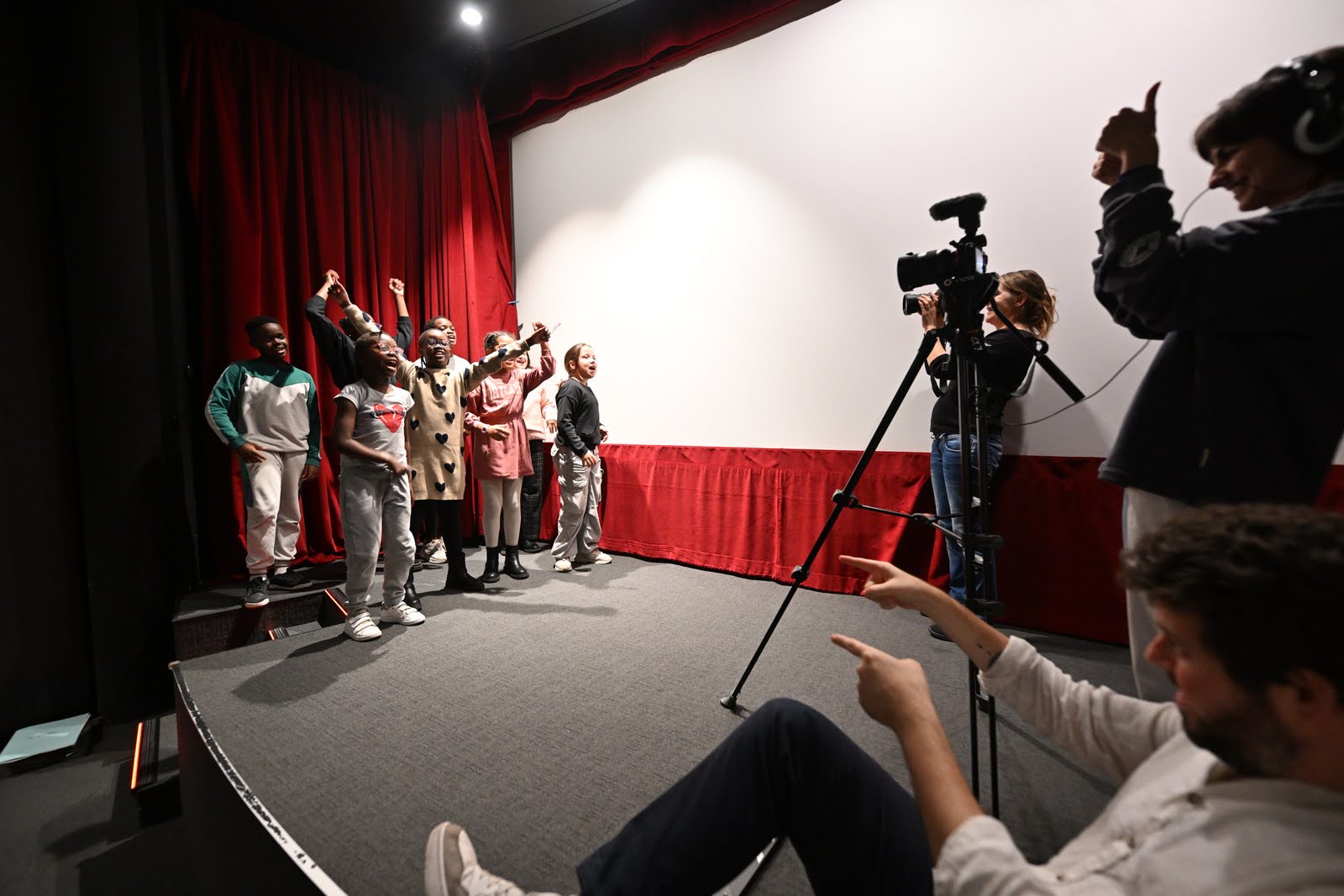 les enfants tournent un clip de présentation du festival Mon premier film