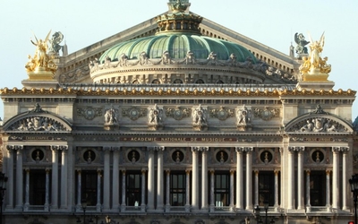 photo de l'opéra garnier prise de face