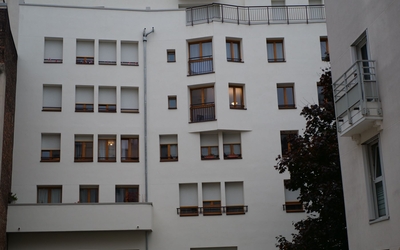 Façade d'un immeuble fraîchement rénovée