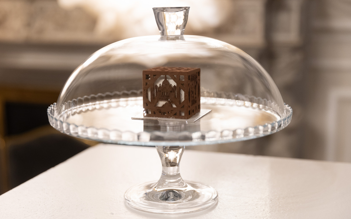 La patisserie Amour³, de  Enzo baptista, gagnant du grand prix de la pâtisserie 2026.