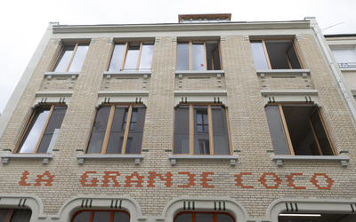 Façade de la Grande Coco, tiers-lieu dédié à la transformation des villes (20e).