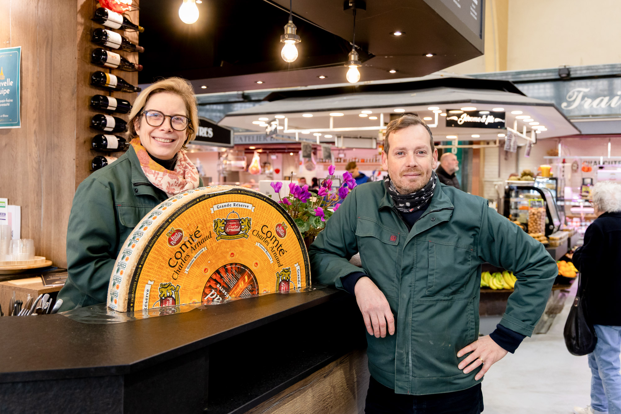 Les deux fromagers du marché 