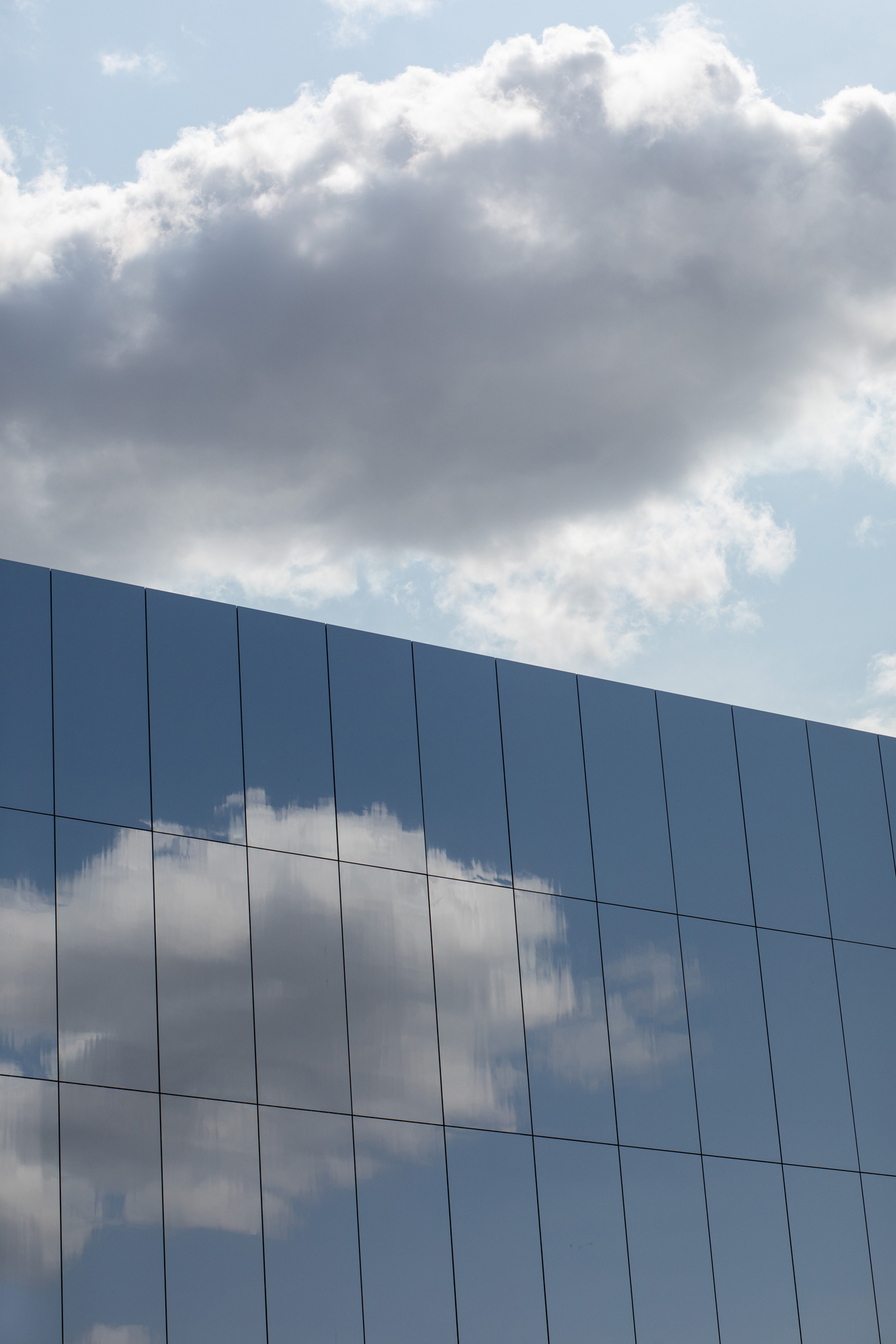 Nuage au carré, place du Palais royal.