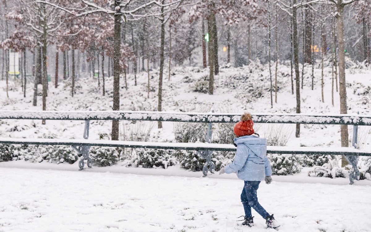 Enfant dans la neige