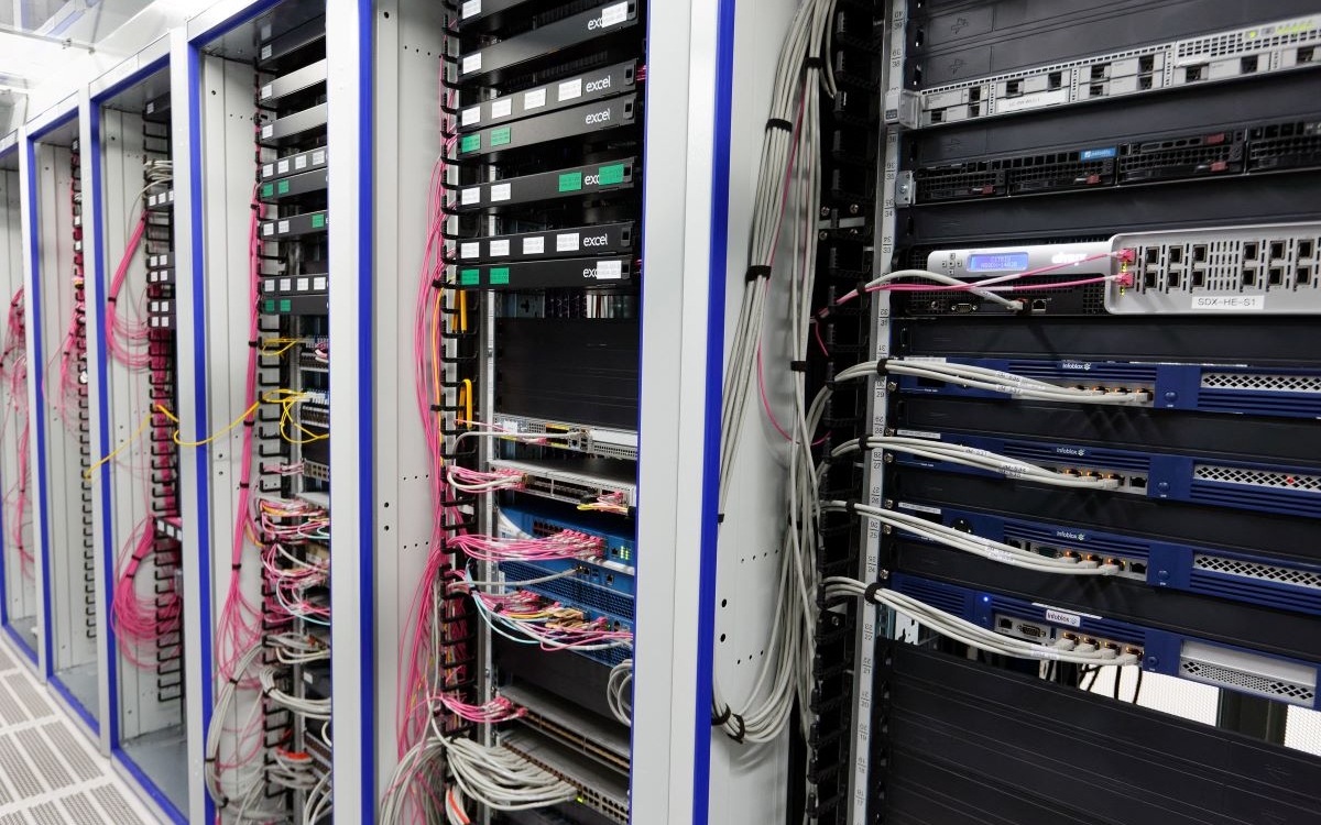 Visuel d'une armoire duLe Data center de la Chapelle (18e) de la Ville de Paris