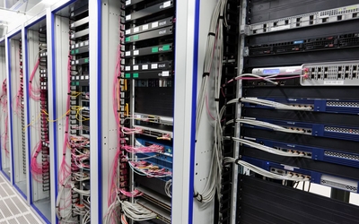 Visuel d'une armoire duLe Data center de la Chapelle (18e) de la Ville de Paris