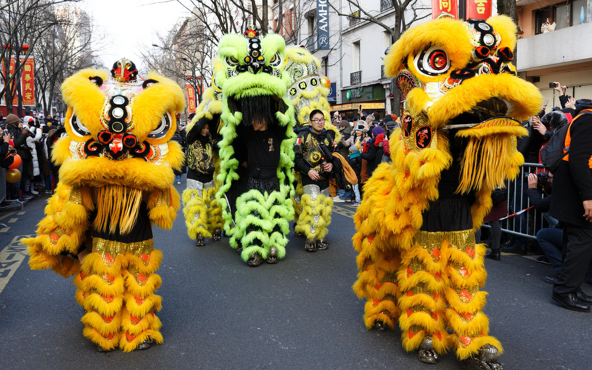 Marionnettes défilé Nouvel an chinois