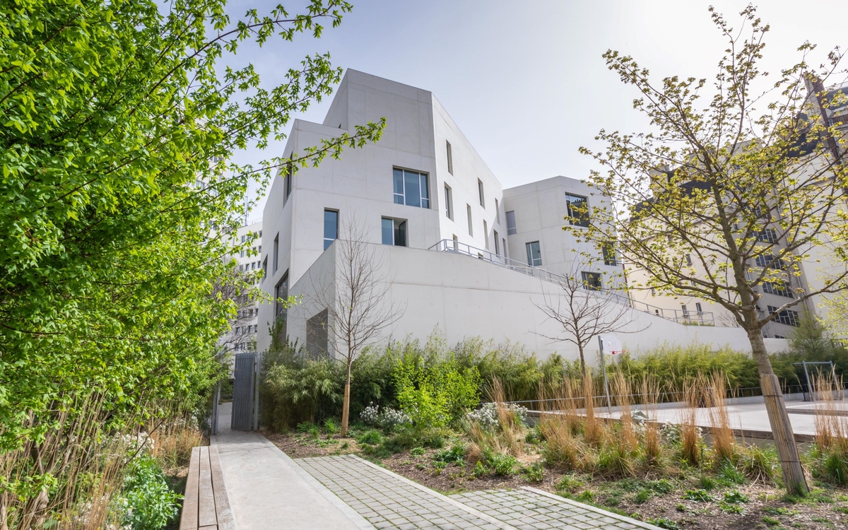 Façade côté promenade plantée du conservatoire
