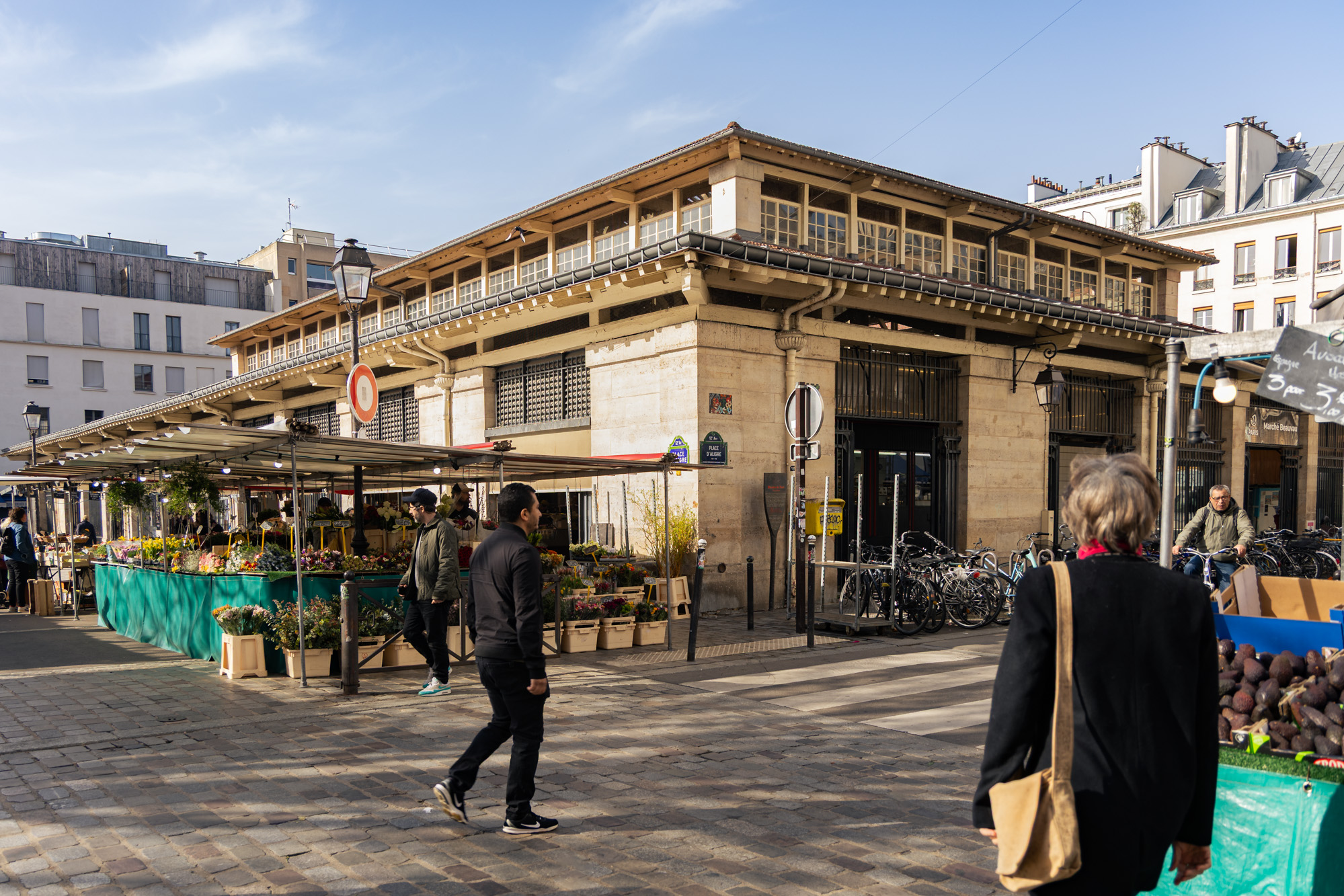 vue du marché couvert beauvau 