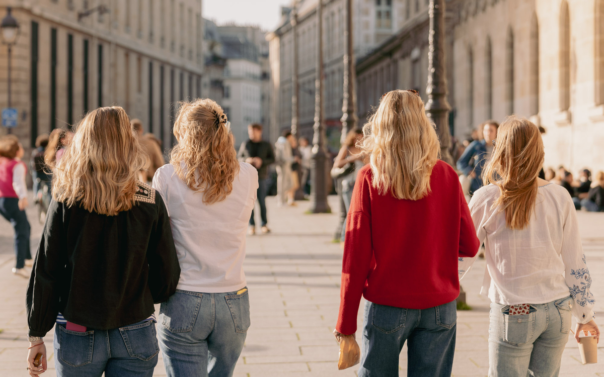 Promenade à quatre sous le soleil. 