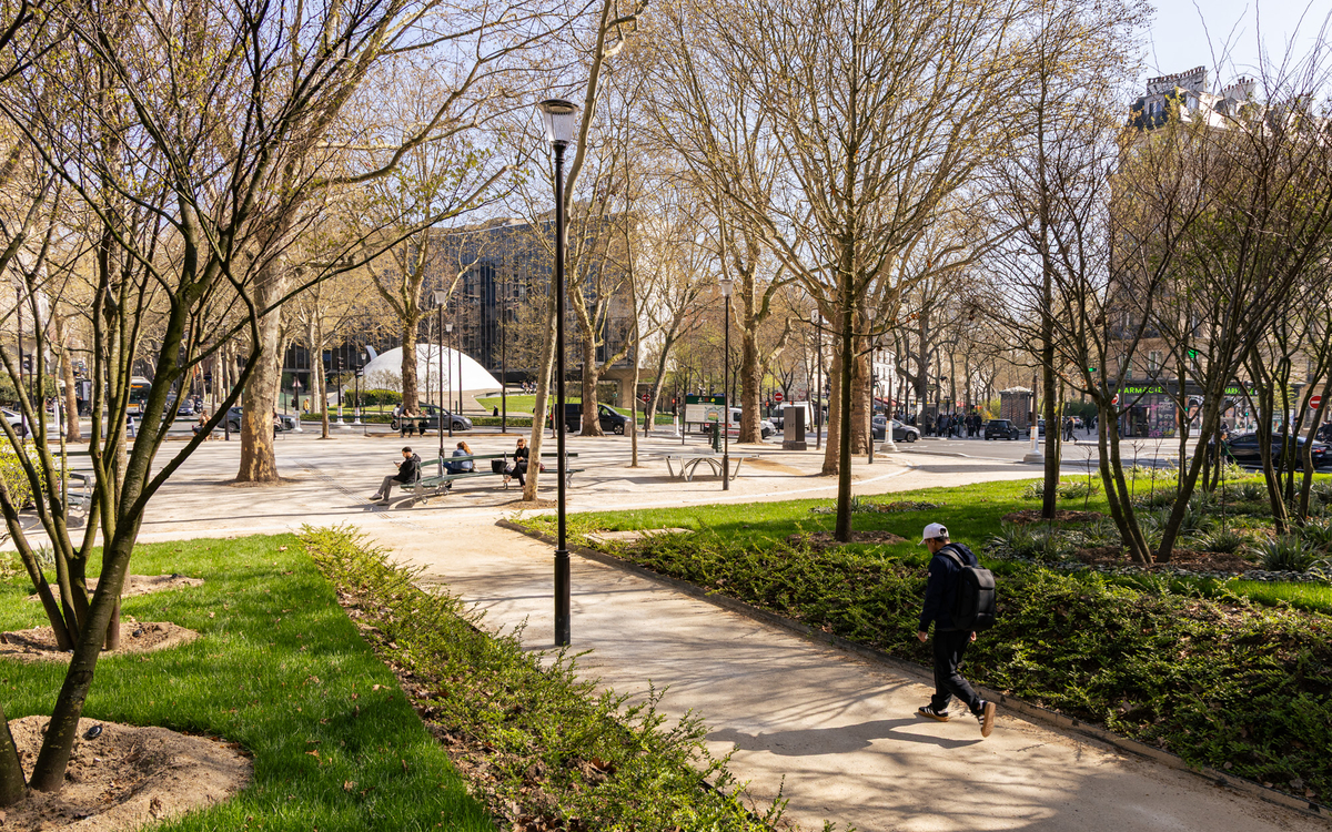 La nouvelle forêt urbaine place du Colonel Fabien.