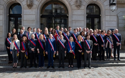 photo du nouveau maire et de son équipe