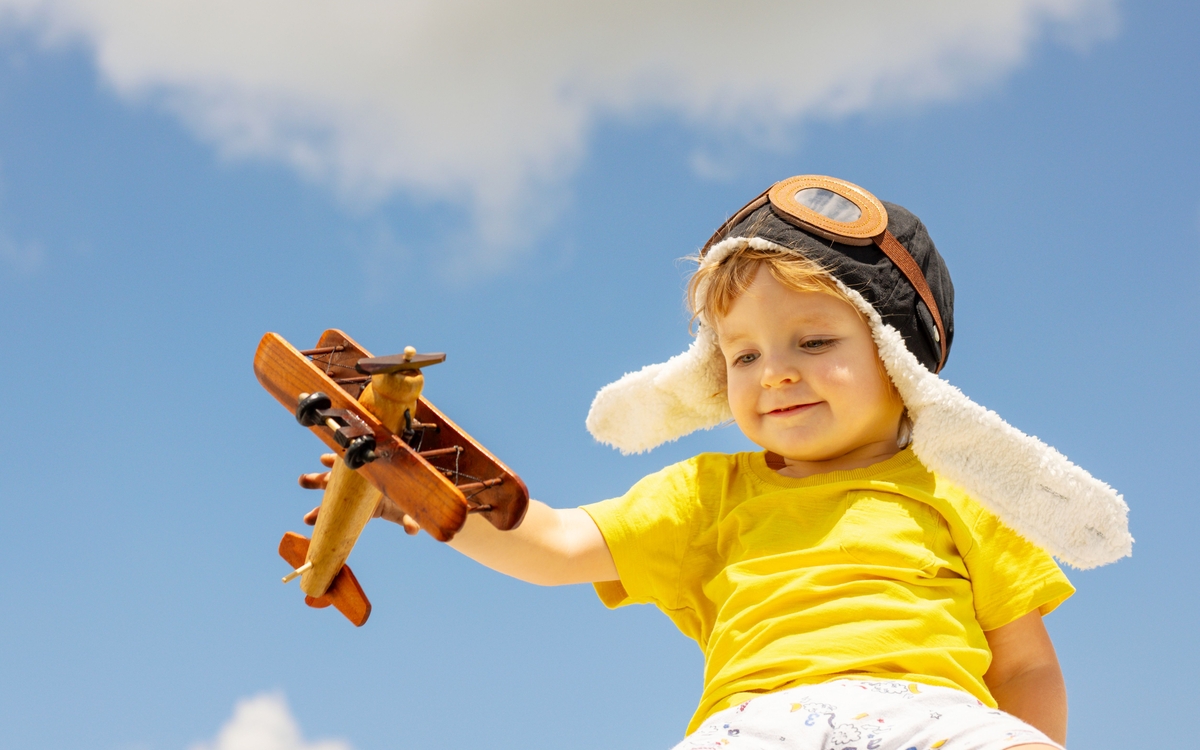 petit garçon aviateur 