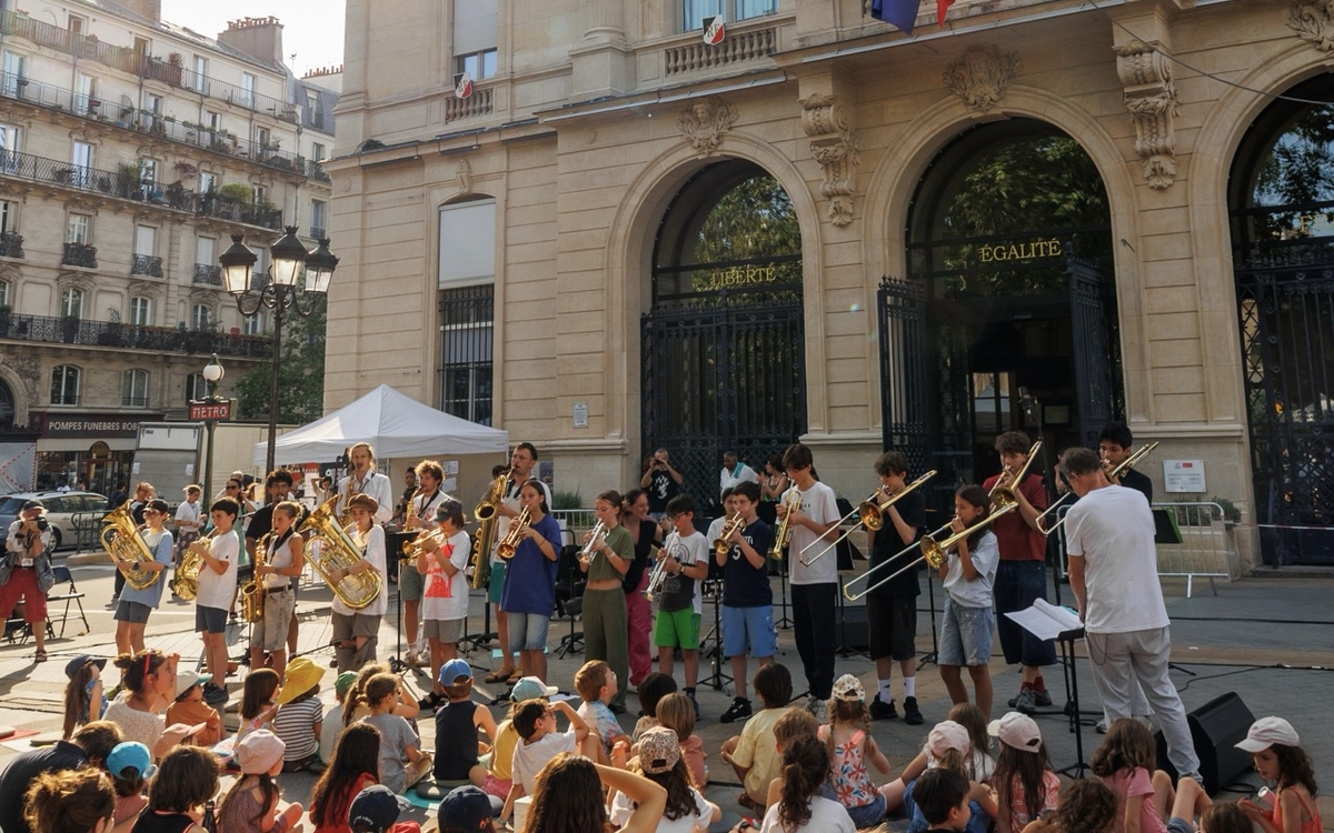 Concert sur le parvis de la Mairie