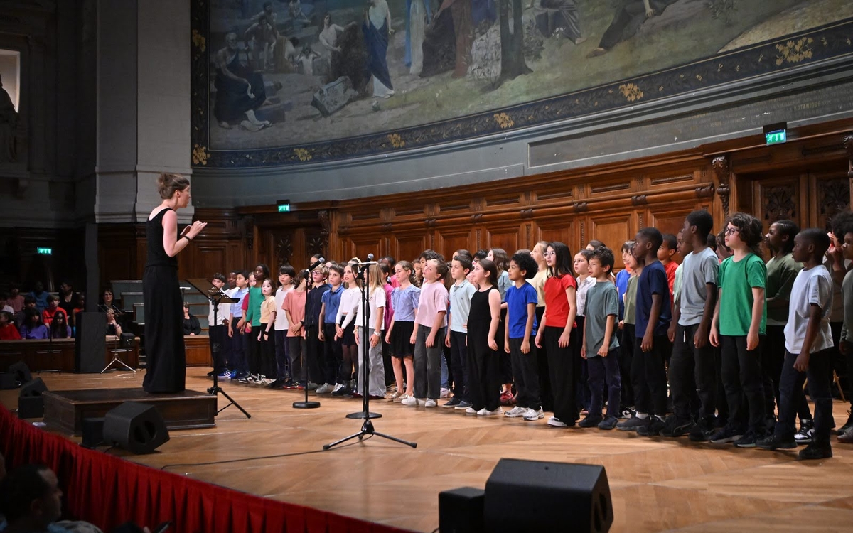 Paris fait voyager les enfants en chansons