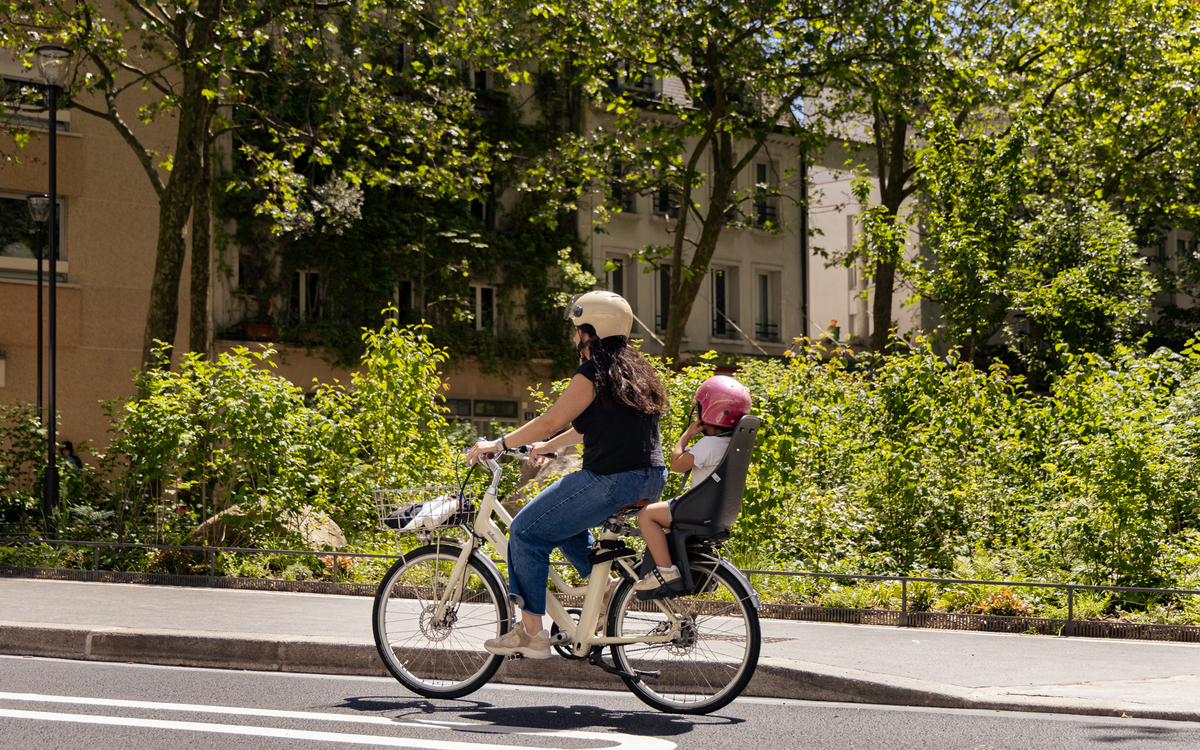 Végétalisation boulevard de Bouvines (11e).