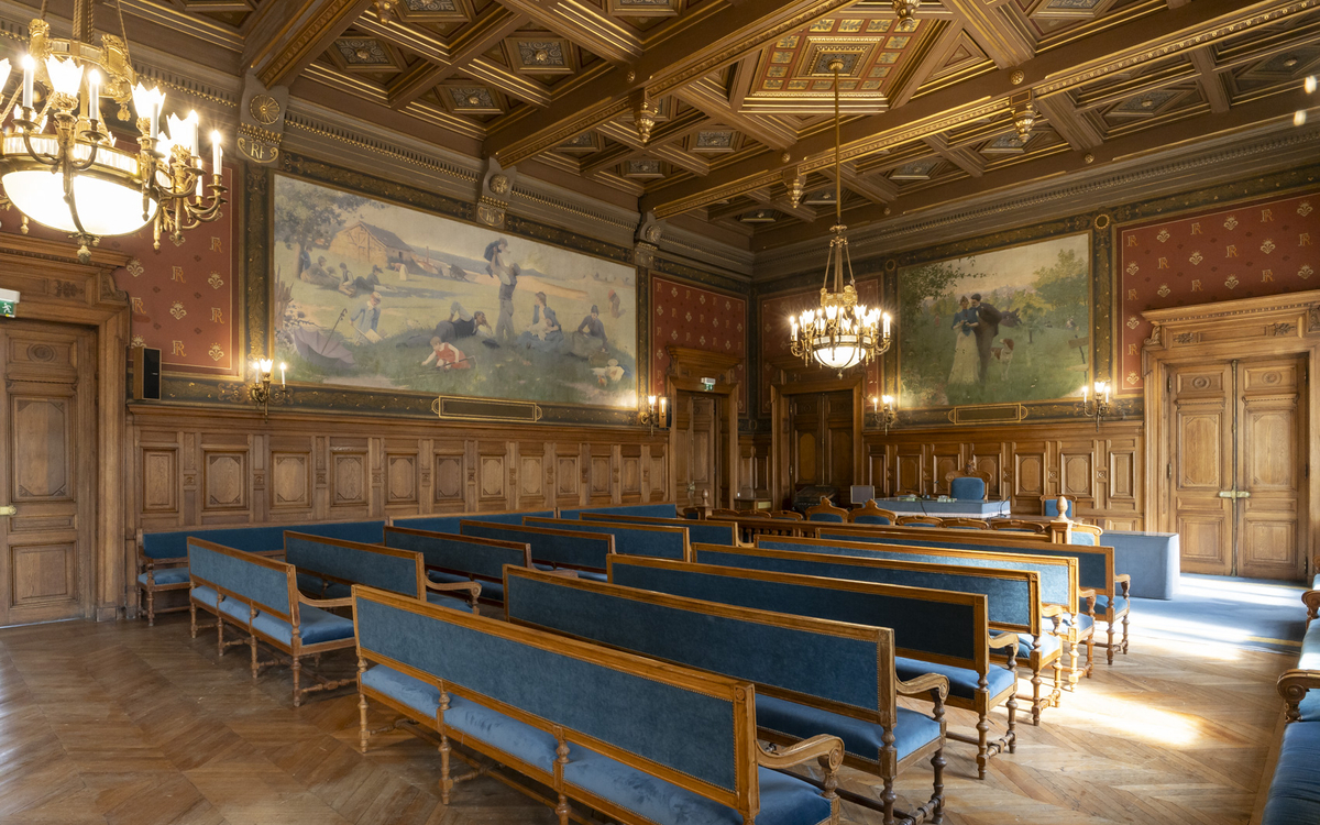 Peintures de Maurice Chabas dans la salle des mariages