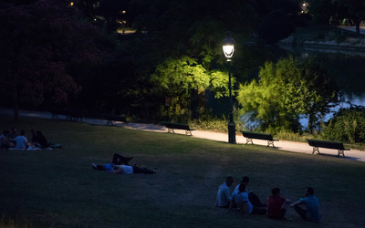 Le parc Montsouris, la nuit (14e). 