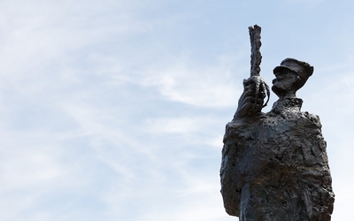 Une statue d'Alfred Dreyfus inaugurée à Paris