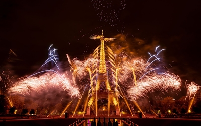 Feu d'artifice du 13 juillet 2026, vue depuis l'esplanade du Trocadéro