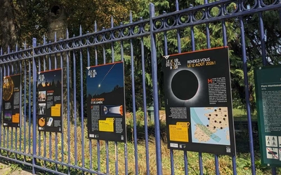 exposition sur les grilles montsouris