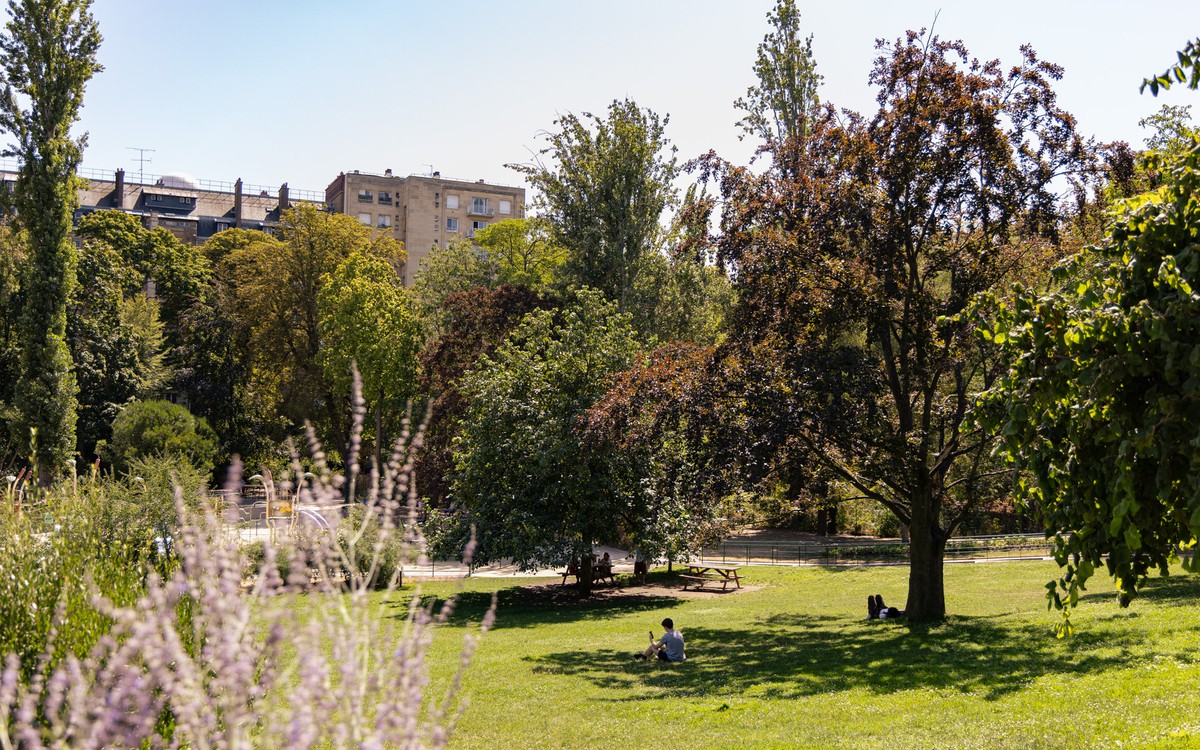 Le parc Sainte-Périne (16e).