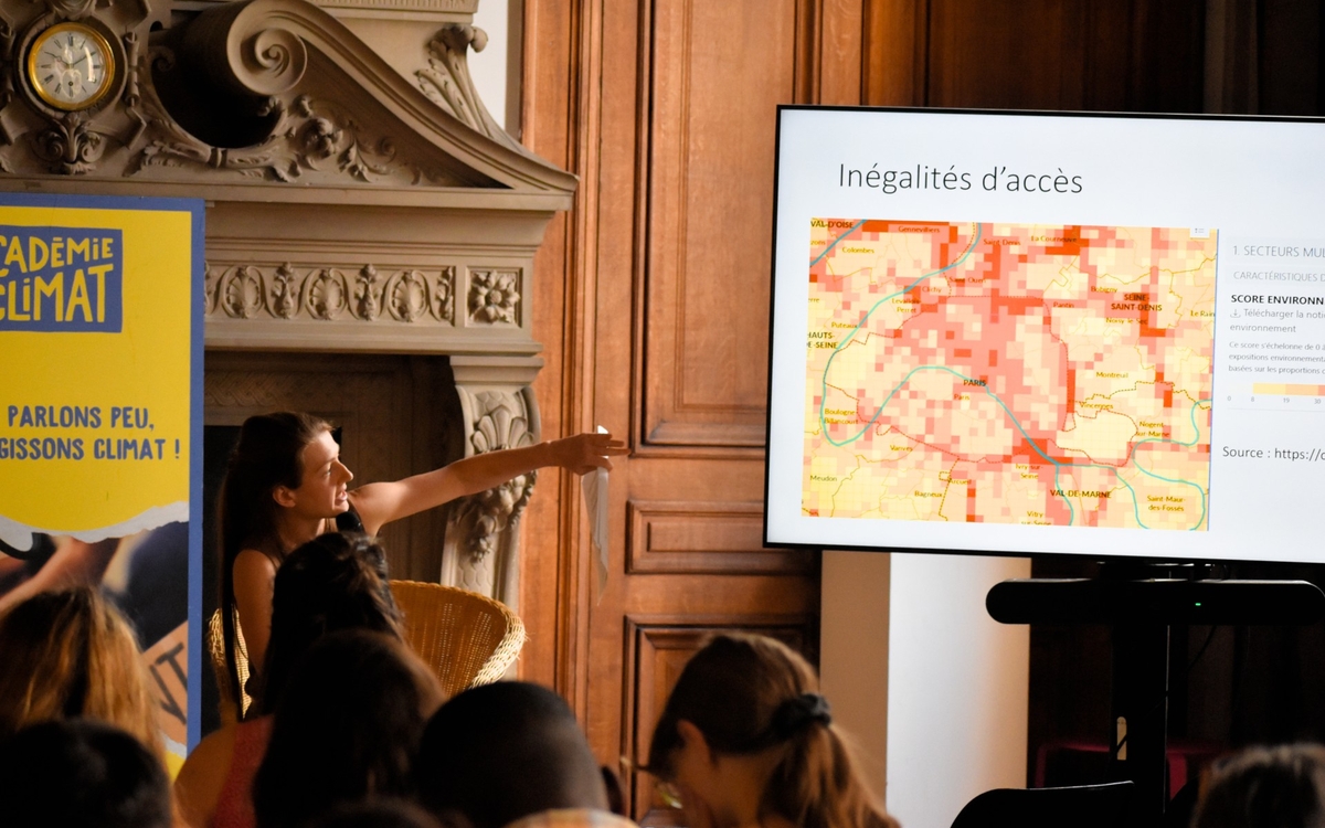 Présentation d'une cartographie lors d'une conférence